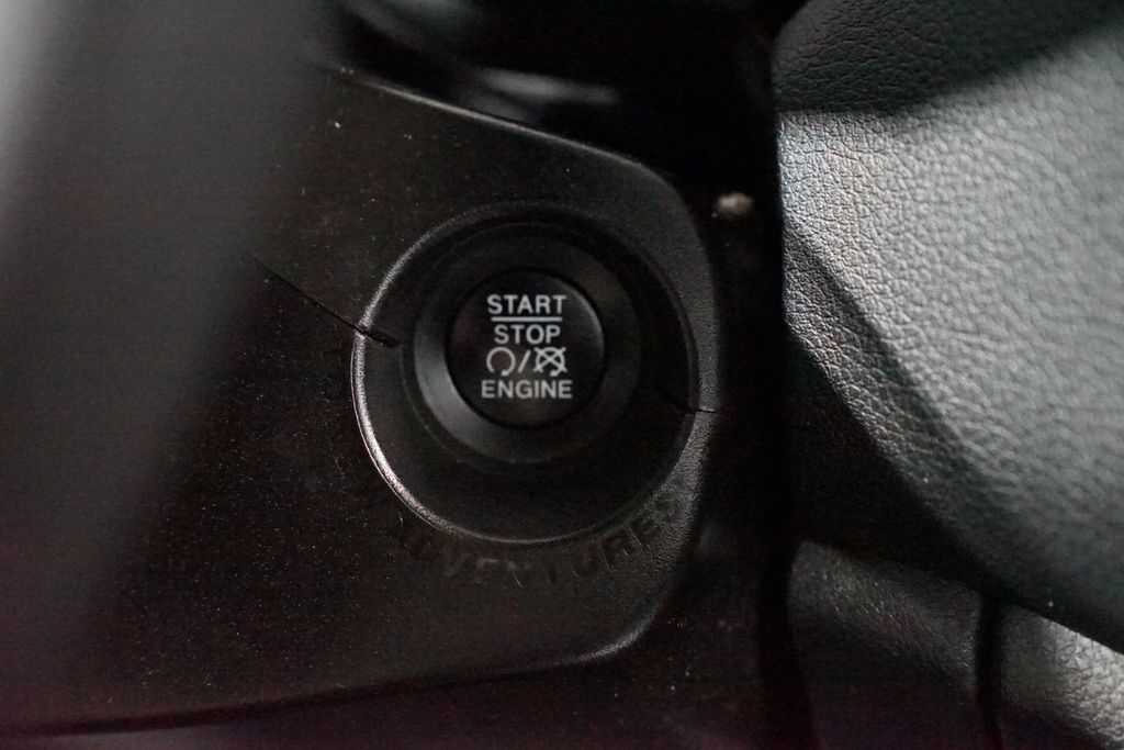 Thumbnail: 2020 Jeep Renegade - 22