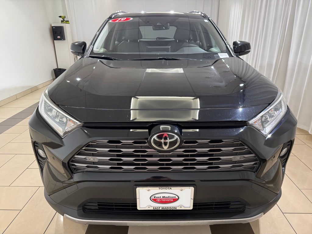 Thumbnail: 2019 Toyota RAV4 - 8