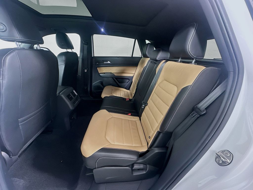 Thumbnail: 2022 Volkswagen Atlas - 24
