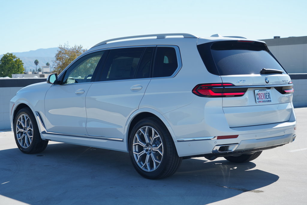 Thumbnail: 2027 BMW X7 - 10