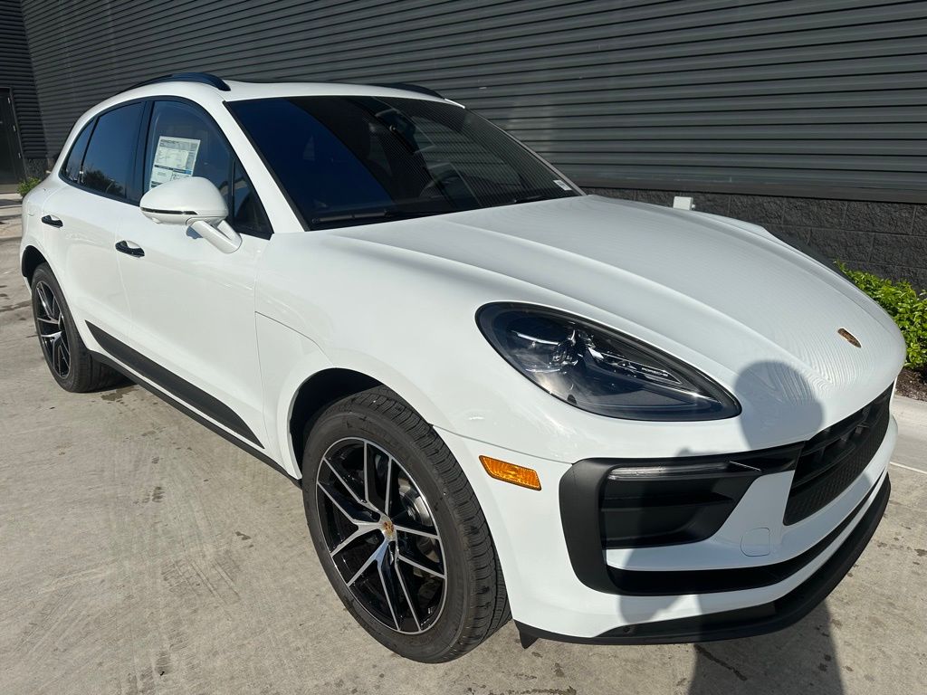 2025 Porsche Macan  9