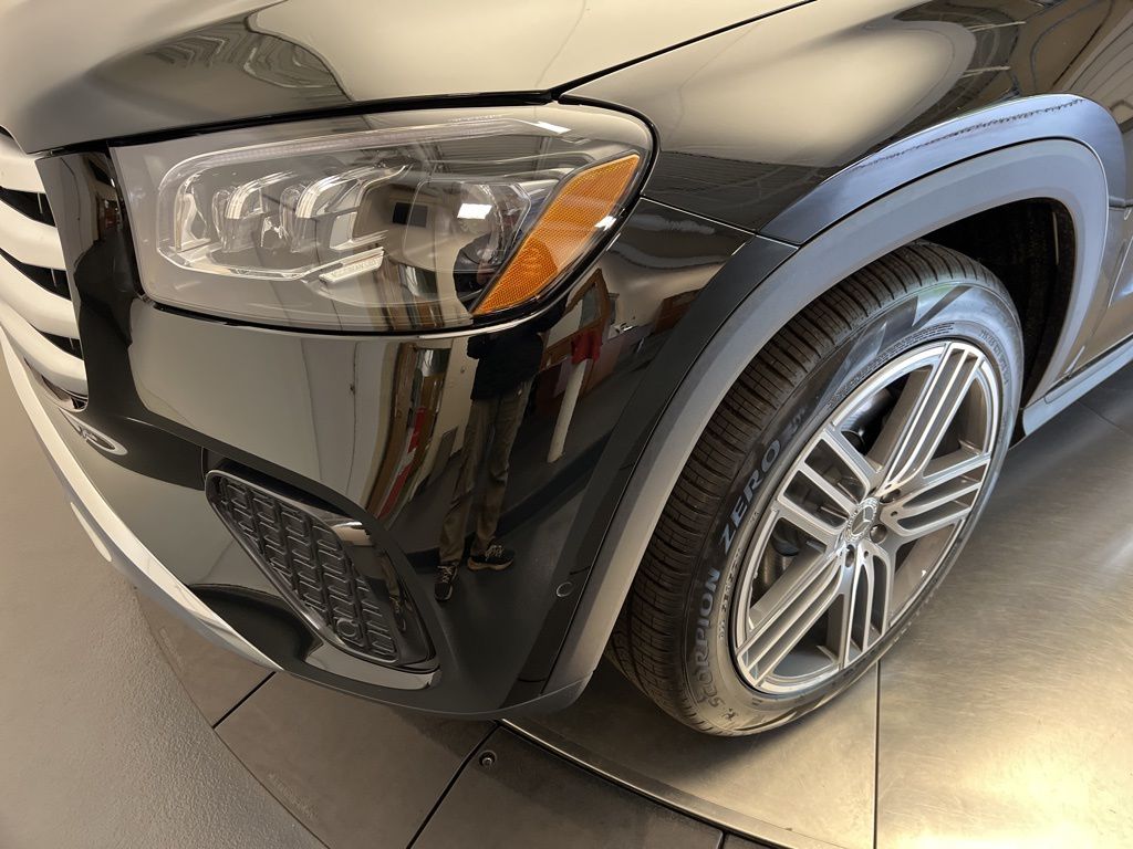 Thumbnail: 2026 Mercedes-Benz GLS - 9