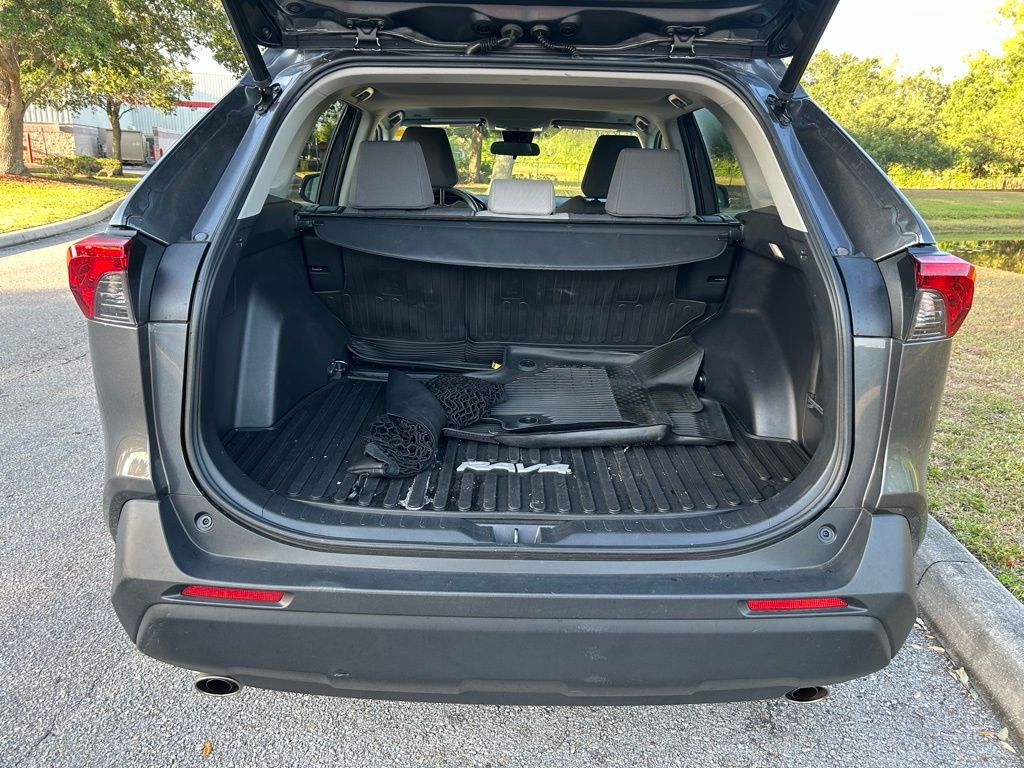 2023 Toyota RAV4 XLE 10