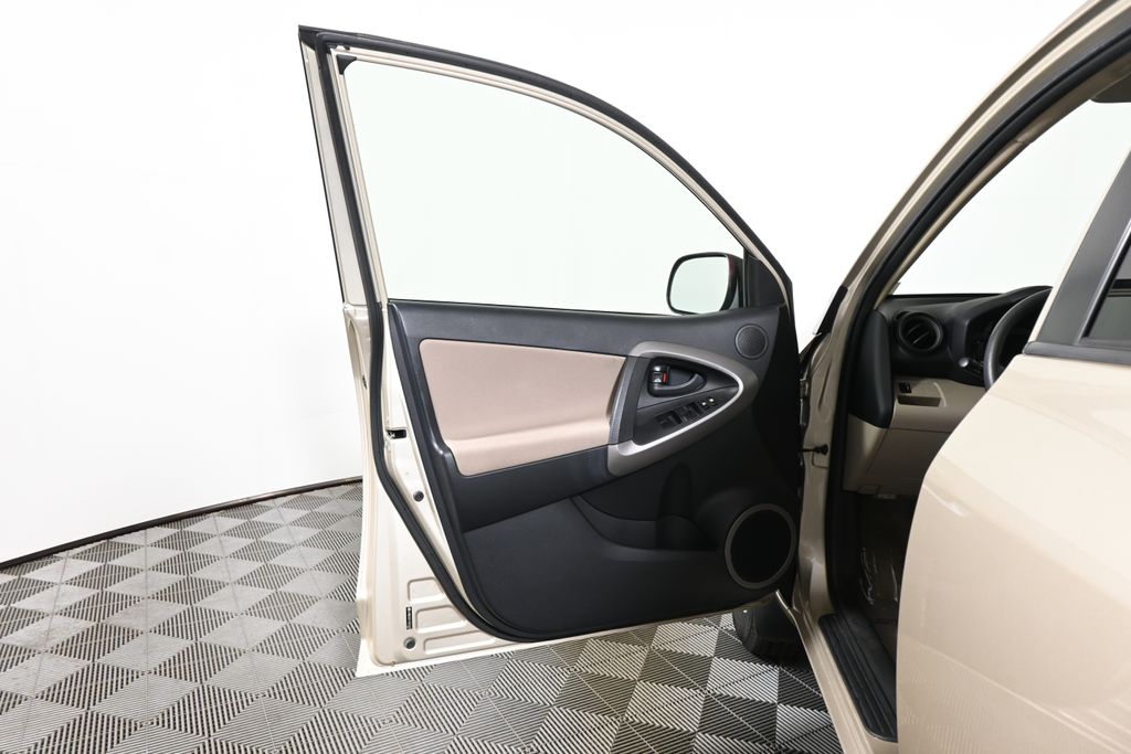 Thumbnail: 2007 Toyota RAV4 - 25