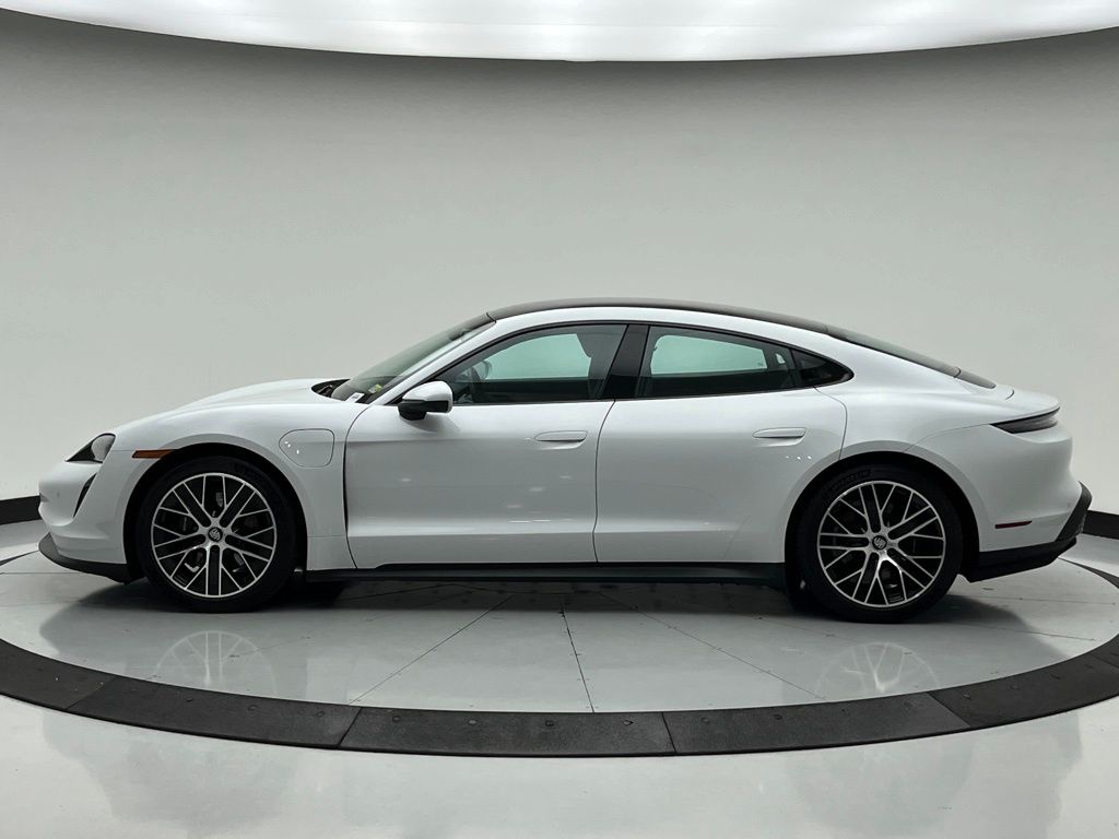 Thumbnail: 2022 Porsche Taycan - 2