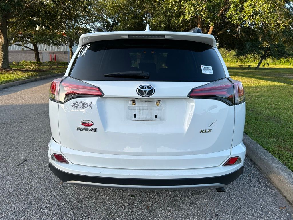 Thumbnail: 2018 Toyota RAV4 - 4