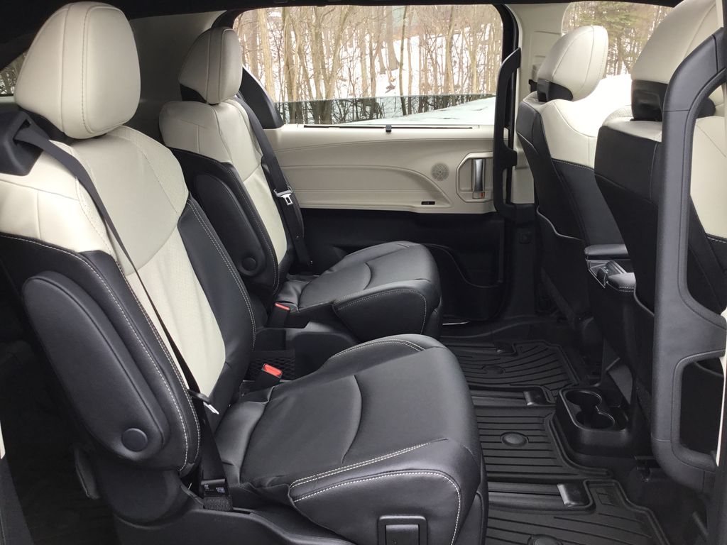 Thumbnail: 2026 Toyota Sienna - 15