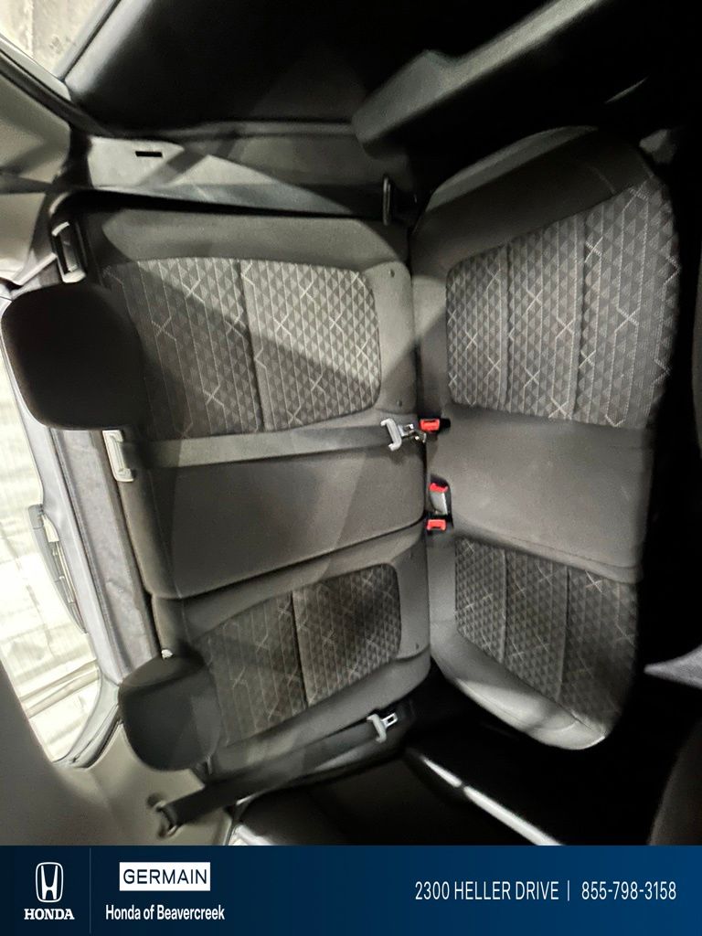 Used 2023 White Kia S image 28