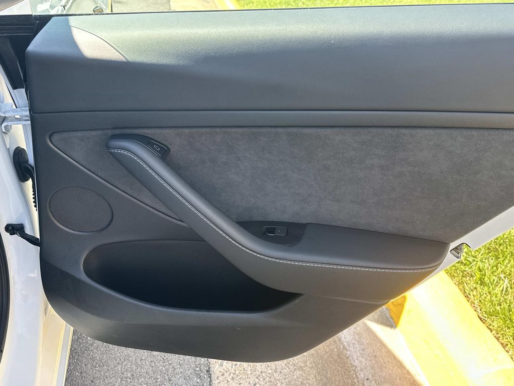 Thumbnail: 2023 Tesla Model 3 - 12