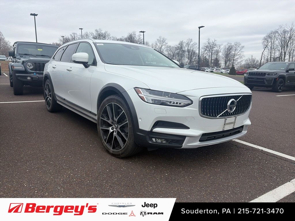 Crystal White Pearl 2017 Volvo V90 Cross Country T6 AWD Wagon All-Wheel Drive Automatic