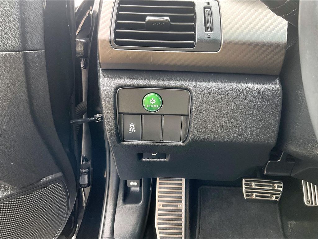 2016 Honda Accord — photo 26
