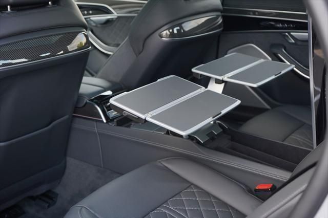 Thumbnail: 2025 Audi S8 - 15