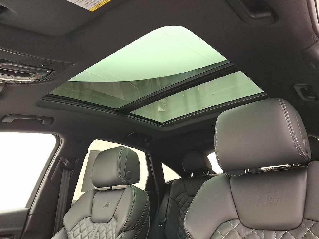 Thumbnail: 2023 Audi SQ5 - 14