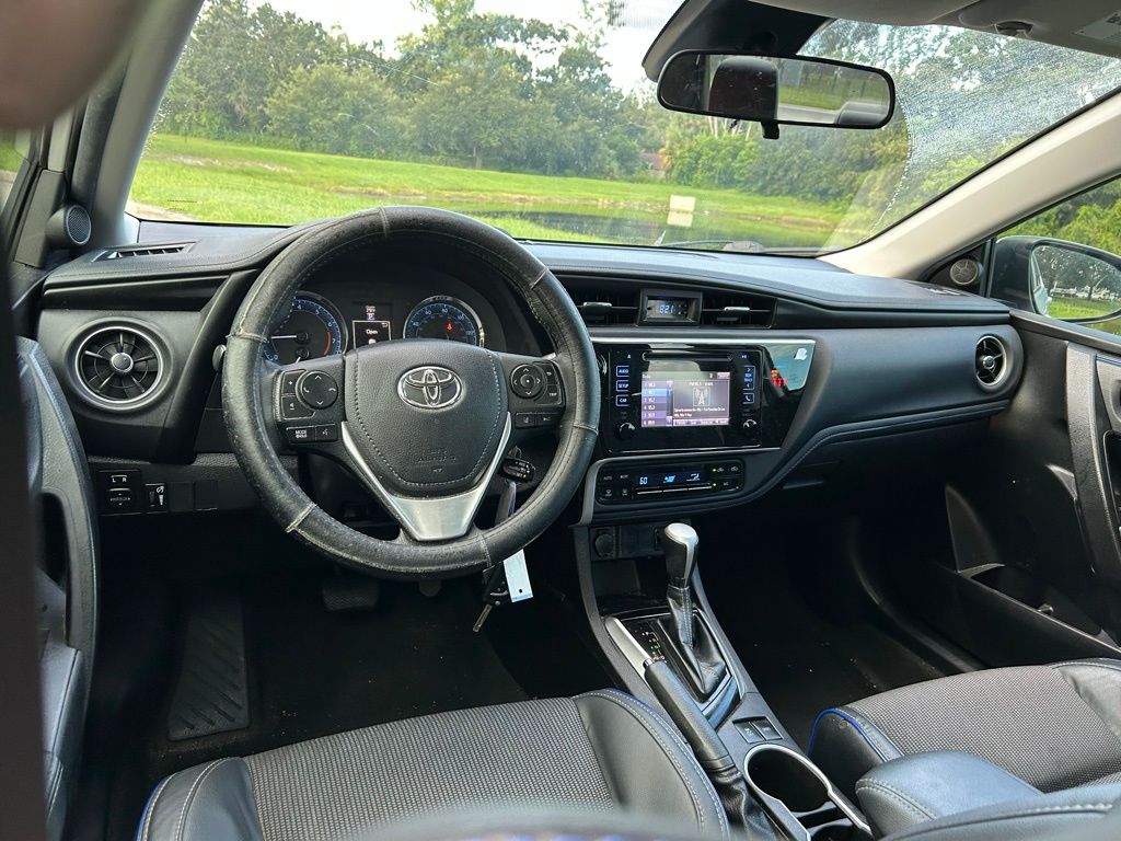 Thumbnail: 2018 Toyota Corolla - 12