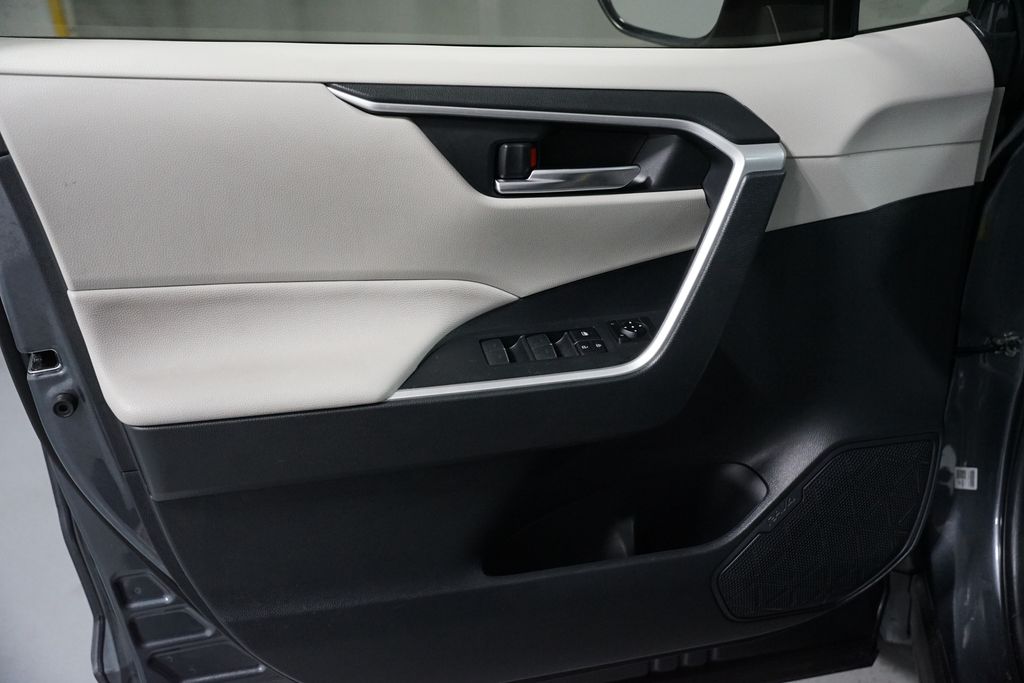 Thumbnail: 2024 Toyota RAV4 - 30