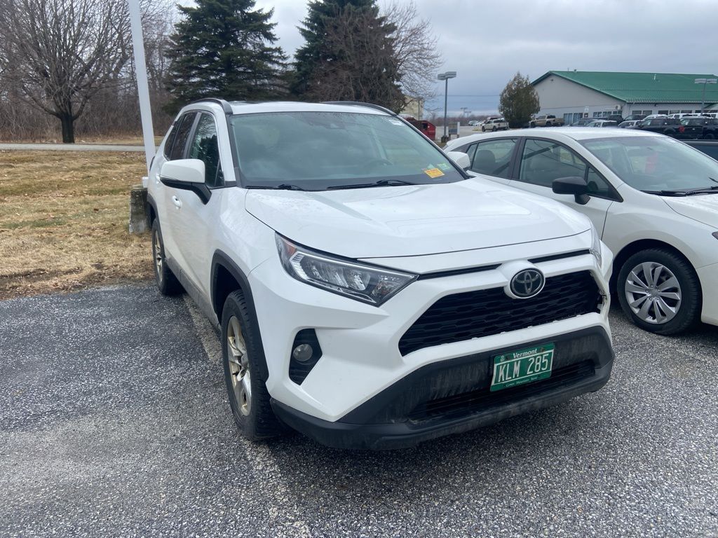 White 2020 Toyota RAV4 XLE AWD SUV / Crossover All-Wheel Drive 8-Speed Automatic