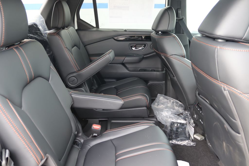 2025 Honda Pilot TrailSport 17