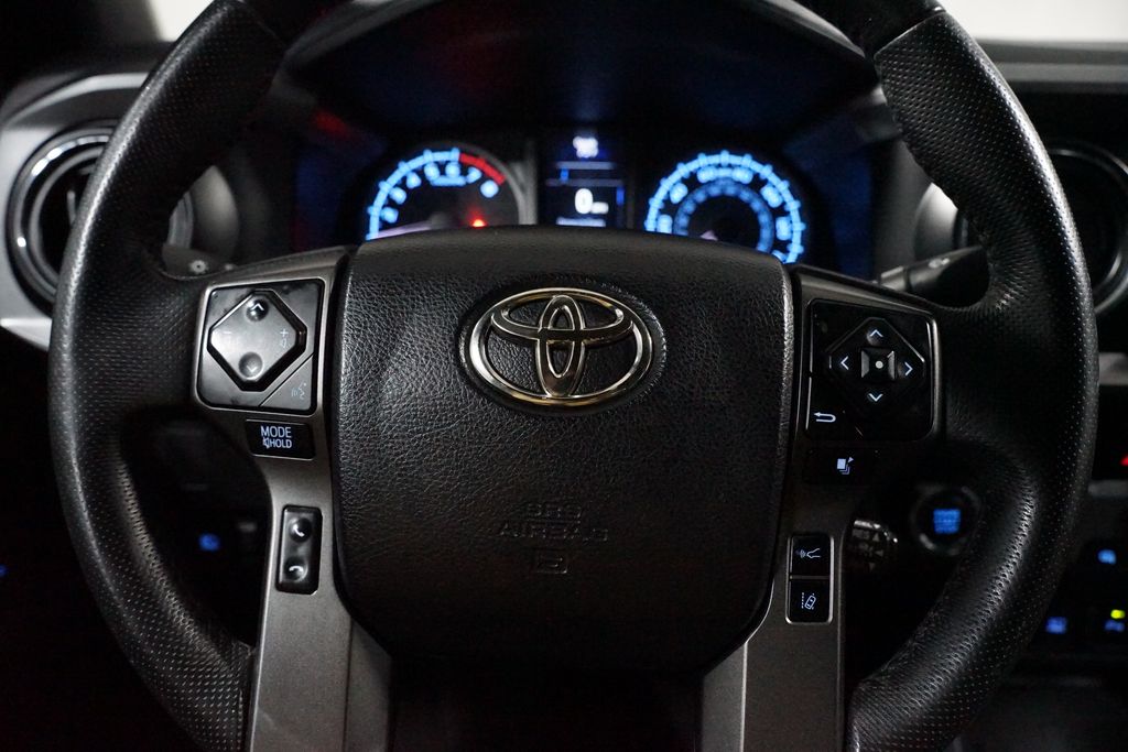 Thumbnail: 2021 Toyota Tacoma - 13