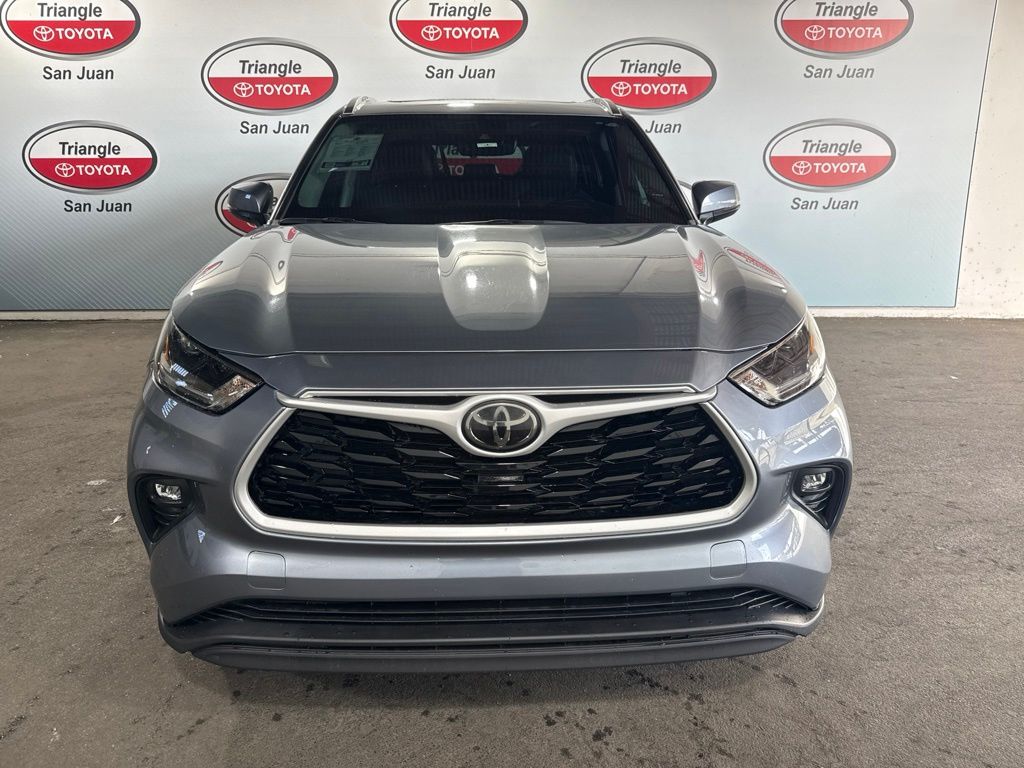 Thumbnail: 2021 Toyota Highlander - 2