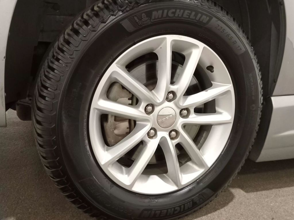 2018 Dodge Grand Caravan SXT — Billet Silver Metallic Clearcoat — photo 11