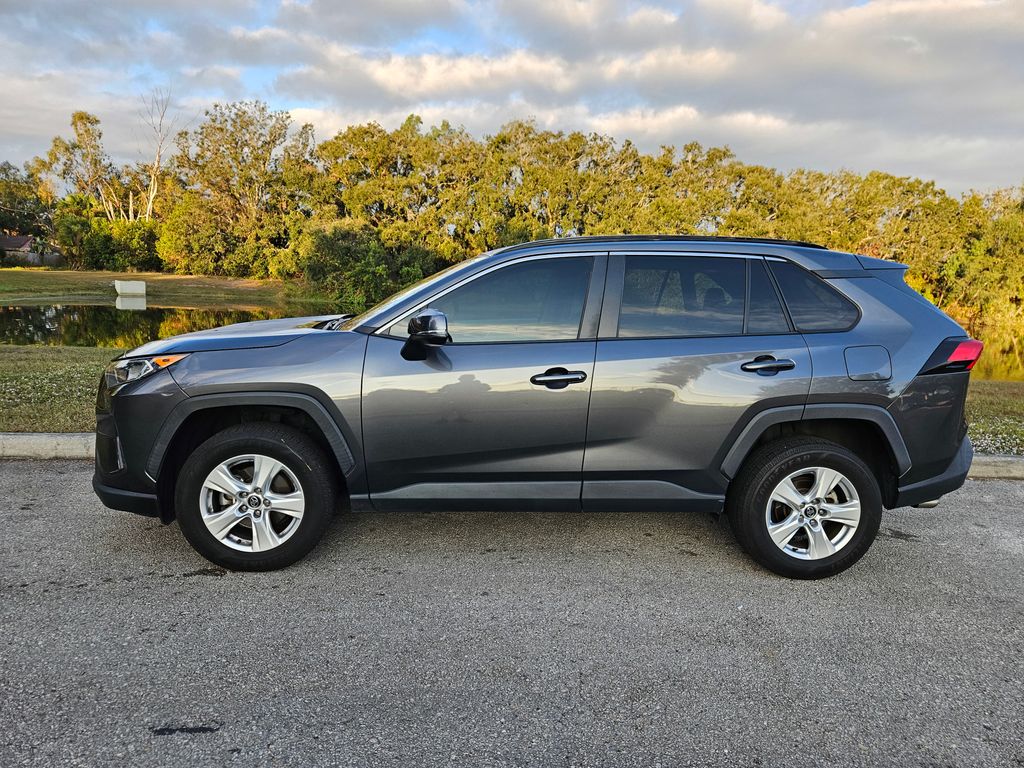 2021 Toyota RAV4 XLE 2