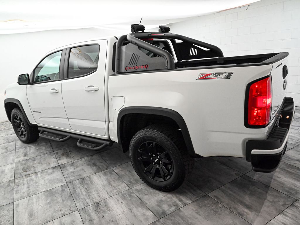 View vehicle photo 4