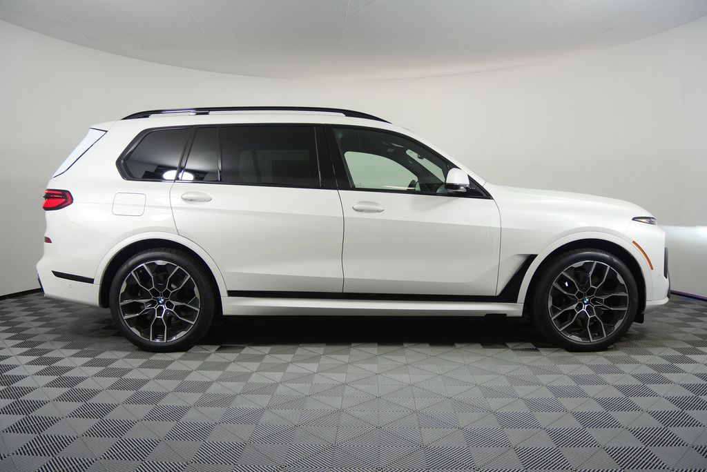 Thumbnail: 2026 BMW X7 - 2