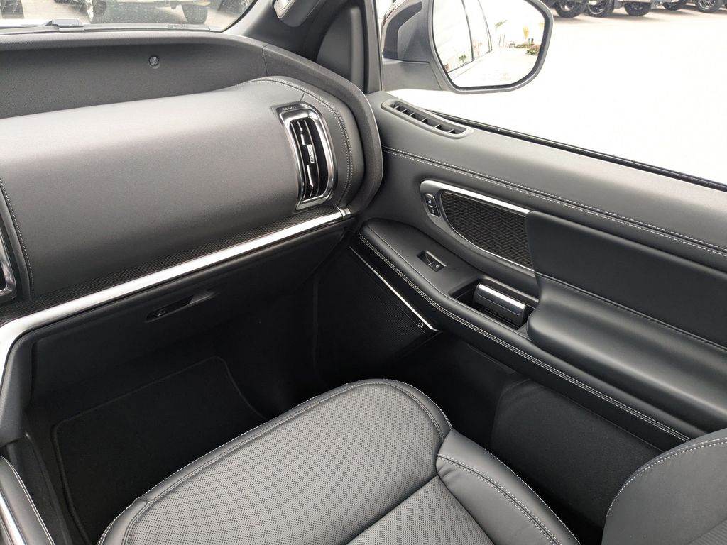 2025 Ford Expedition Platinum MAX