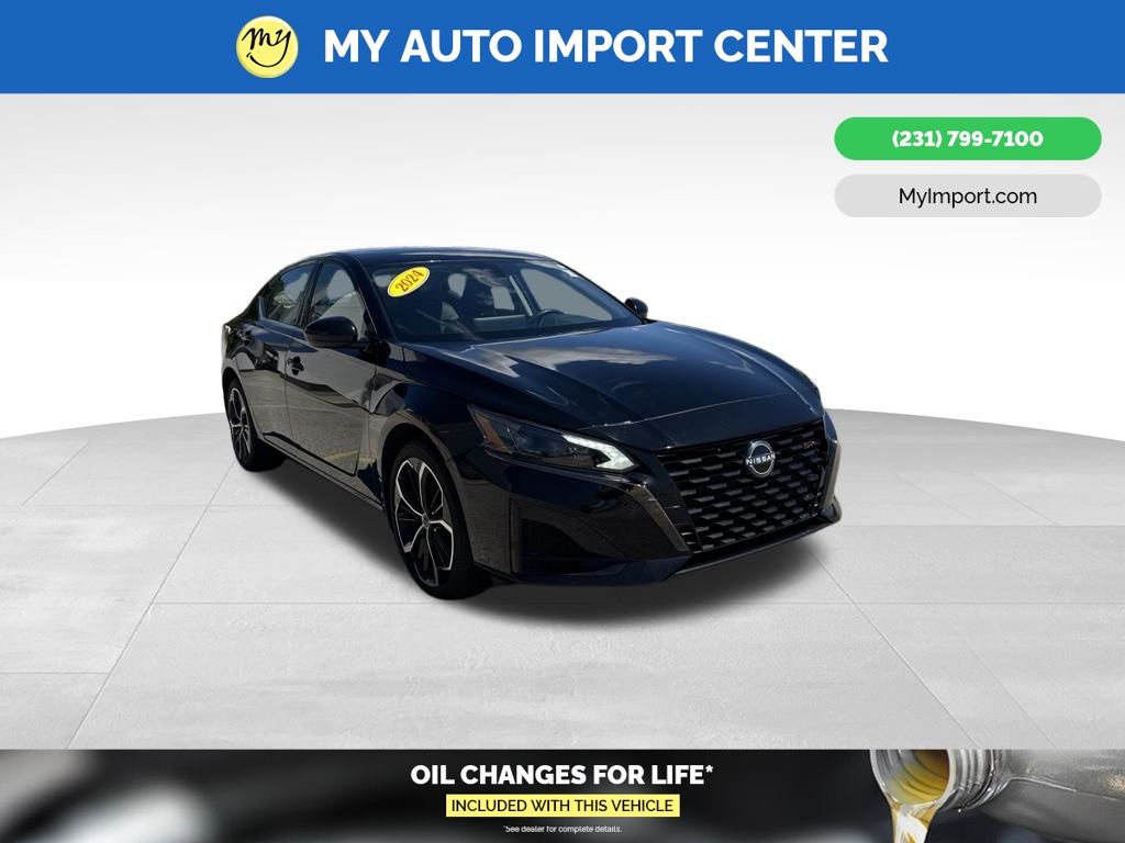 Super Black Clearcoat 2024 Nissan Altima Sedan All-Wheel Drive Continuously Variable Transmission