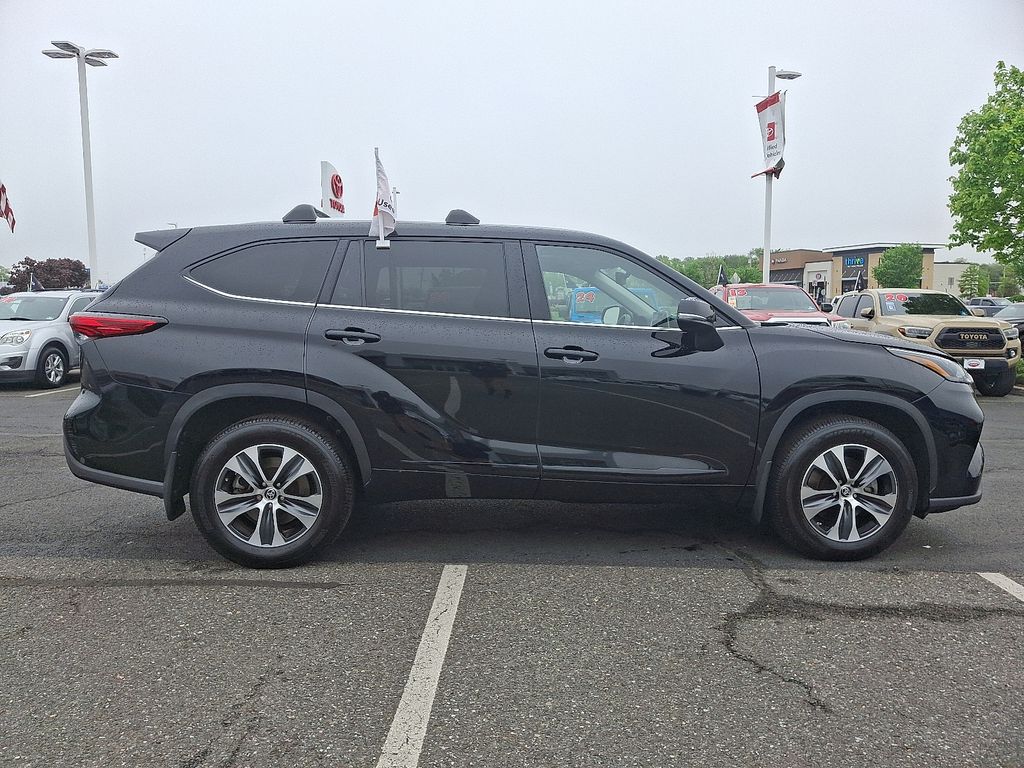 2023 Toyota Highlander XLE 7