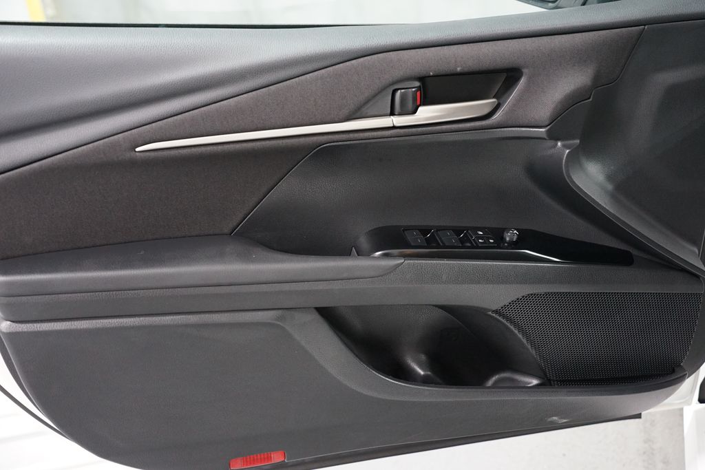 Thumbnail: 2025 Toyota Camry - 30