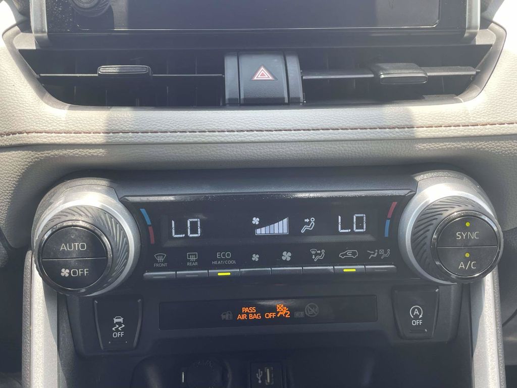 Used 2023  Toyota XLE image 29