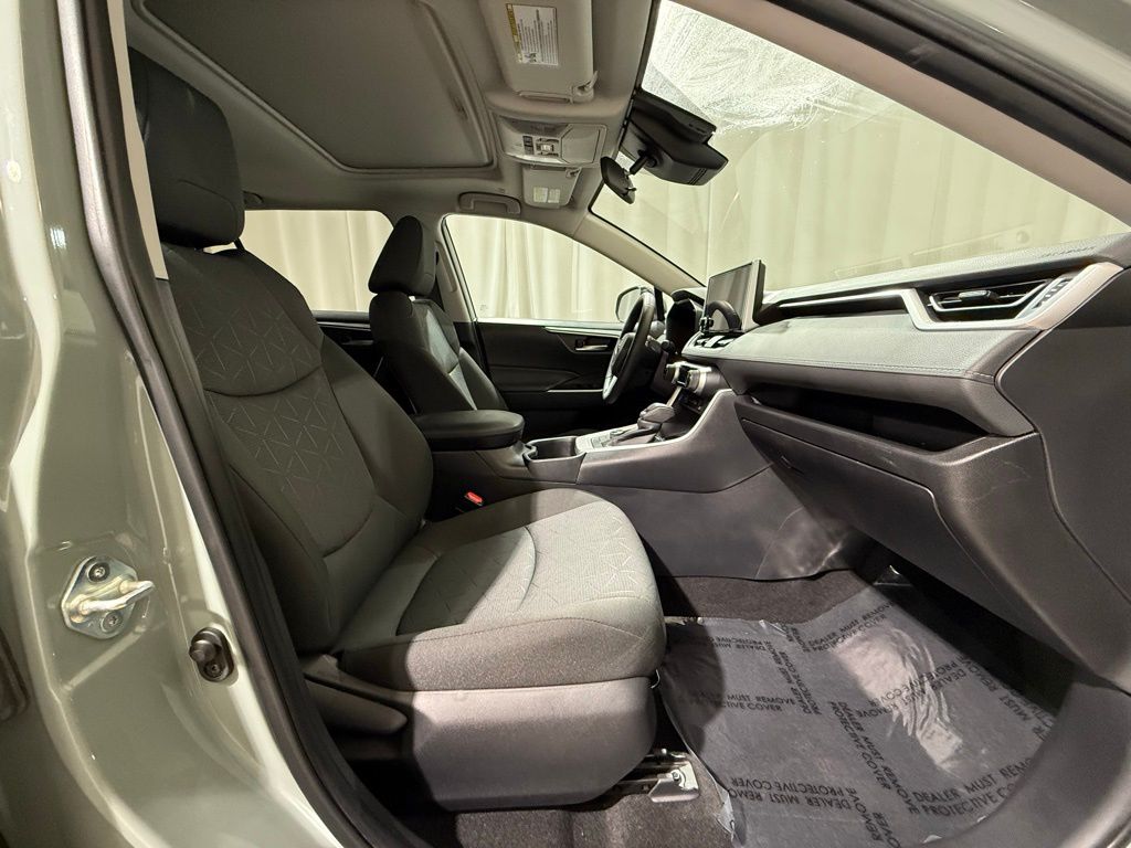 Thumbnail: 2023 Toyota RAV4 - 23