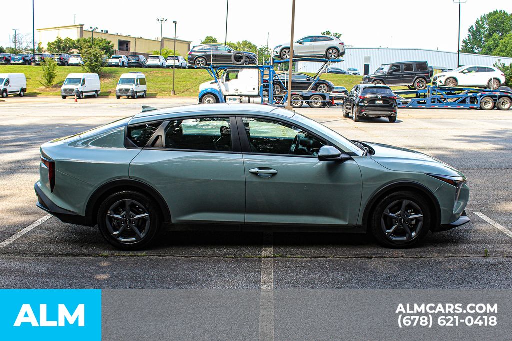 Used 2025 Blue Kia LXS image 9