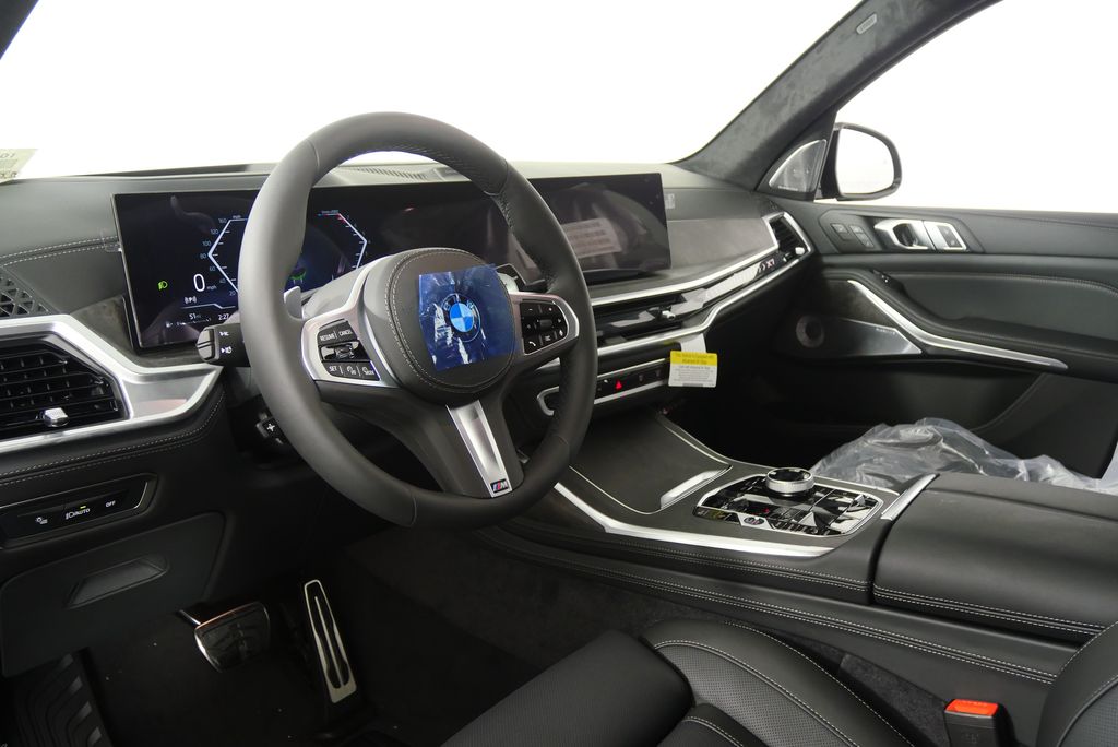 Thumbnail: 2026 BMW X7 - 13