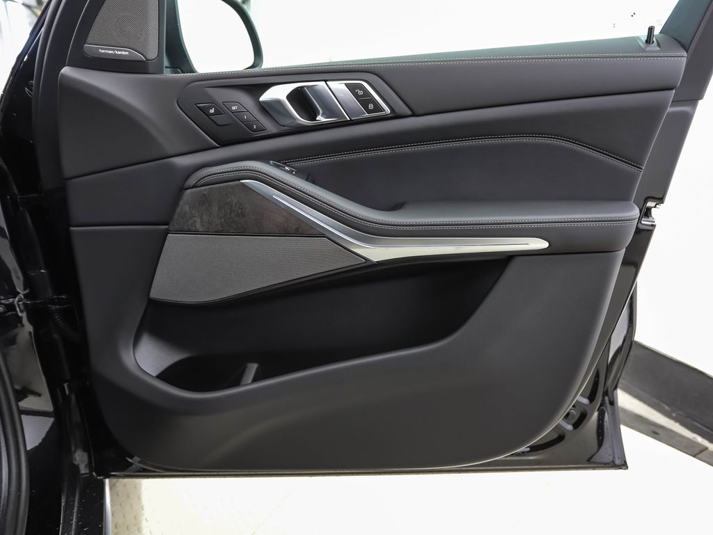 Thumbnail: 2026 BMW X5 - 29