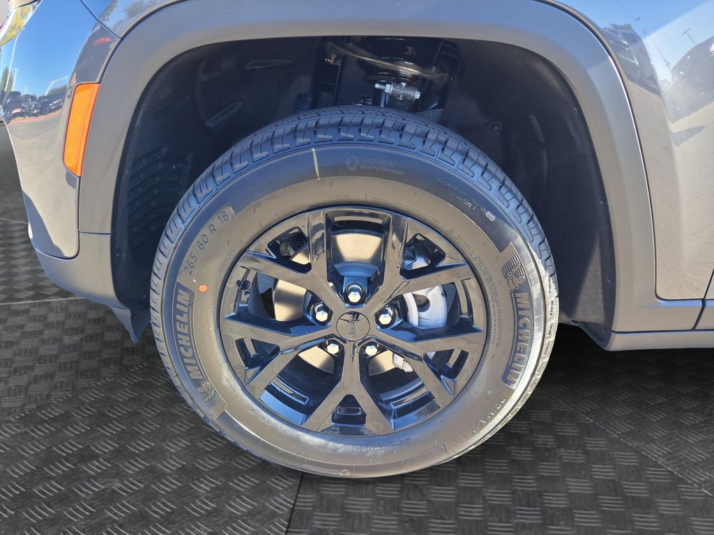 New Car 2025 Jeep Grand Cherokee  Laredo For Sale Under $40,000 In Austin, Texas