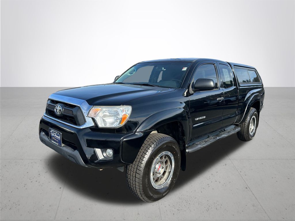 Used 2014 Toyota Tacoma Base with VIN 5TFUU4ENXEX105029 for sale in Gladstone, OR