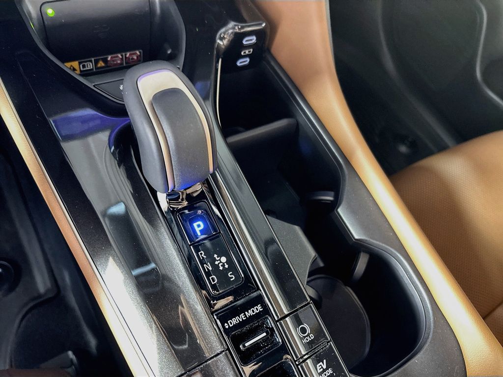2025 Toyota Crown Signia Limited