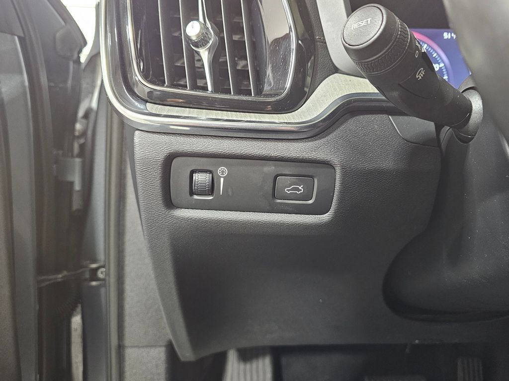 Used 2021 Gray Volvo T6 Inscription image 24