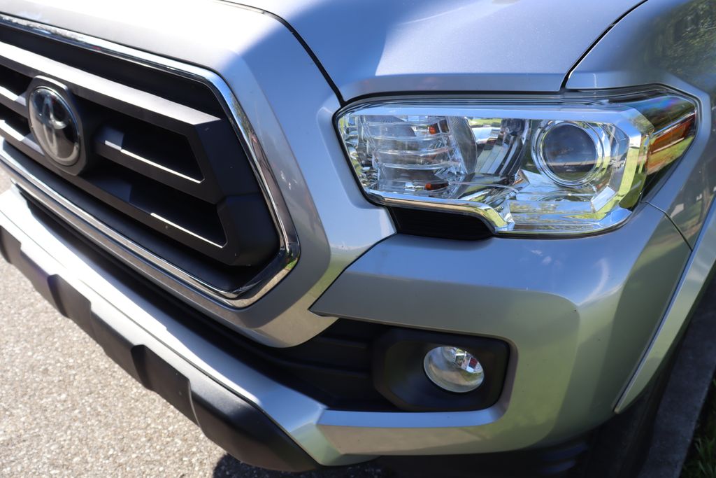 Thumbnail: 2021 Toyota Tacoma - 3