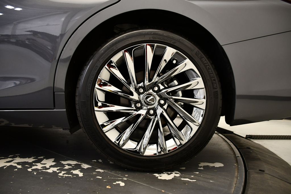 Thumbnail: 2025 Lexus ES - 13