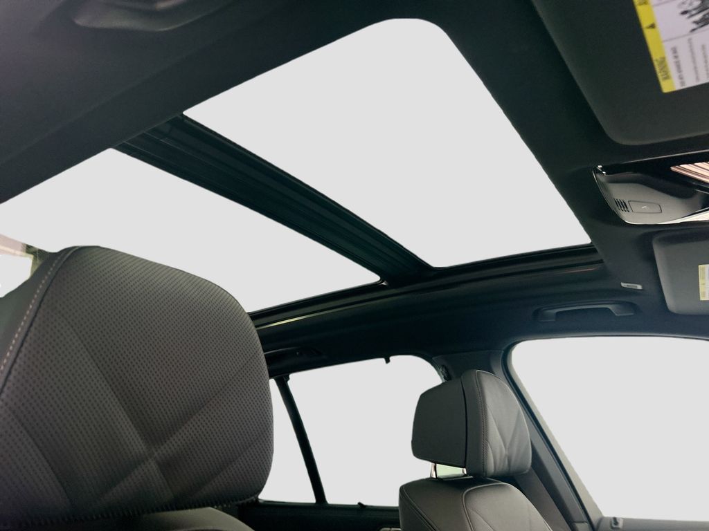 Thumbnail: 2026 BMW X5 - 17