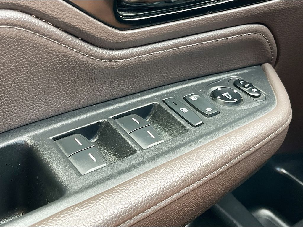 Used 2023 Silver Honda Touring image 18