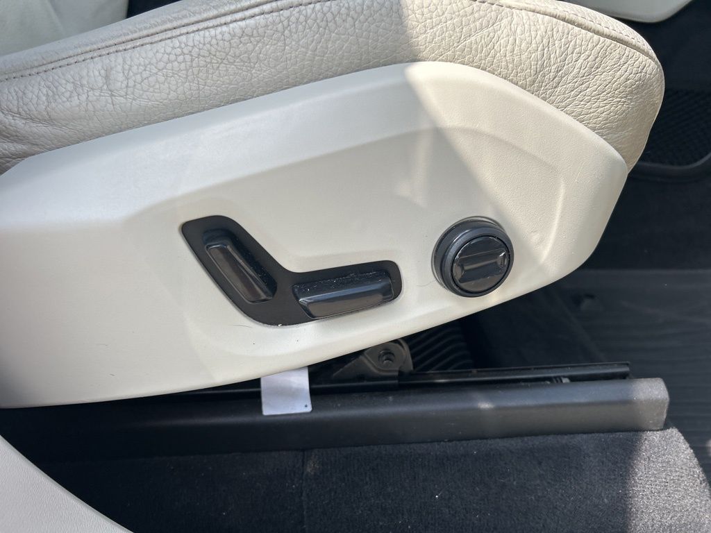 2019 Volvo XC90 T6 Momentum
