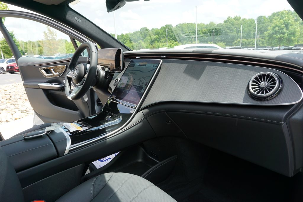 2025 Mercedes-Benz EQE 350 22