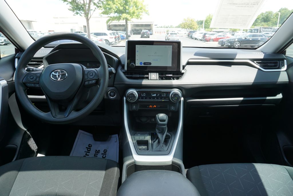 Thumbnail: 2025 Toyota RAV4 - 29