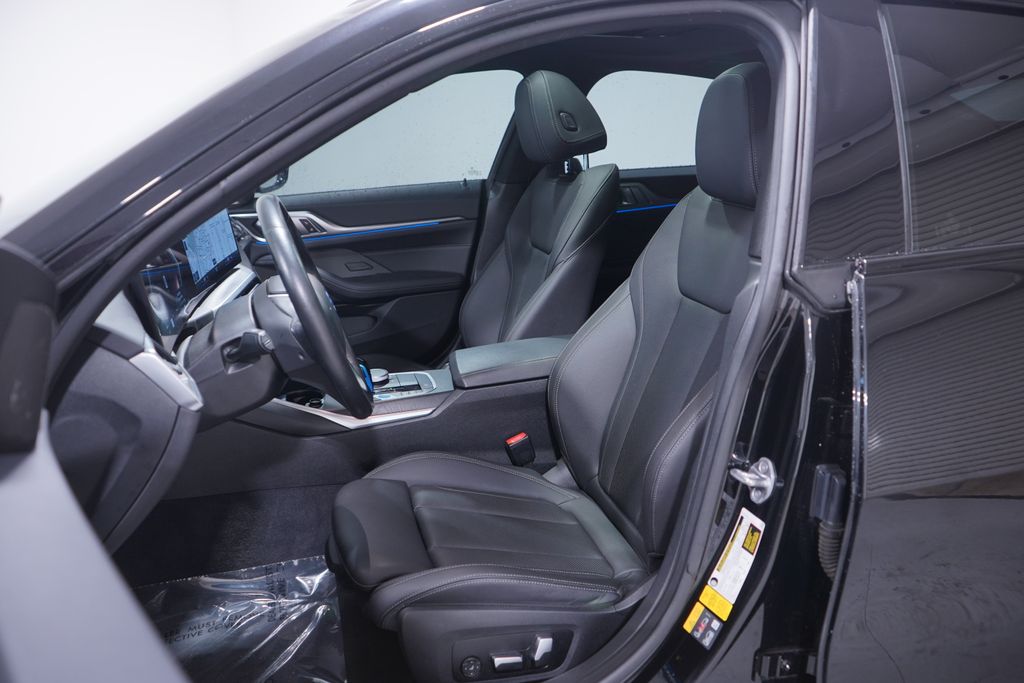 Thumbnail: 2023 BMW i4 - 7