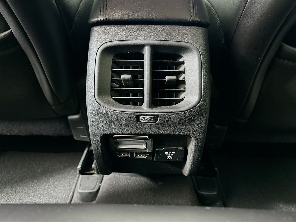 Thumbnail: 2019 Jeep Cherokee - 24