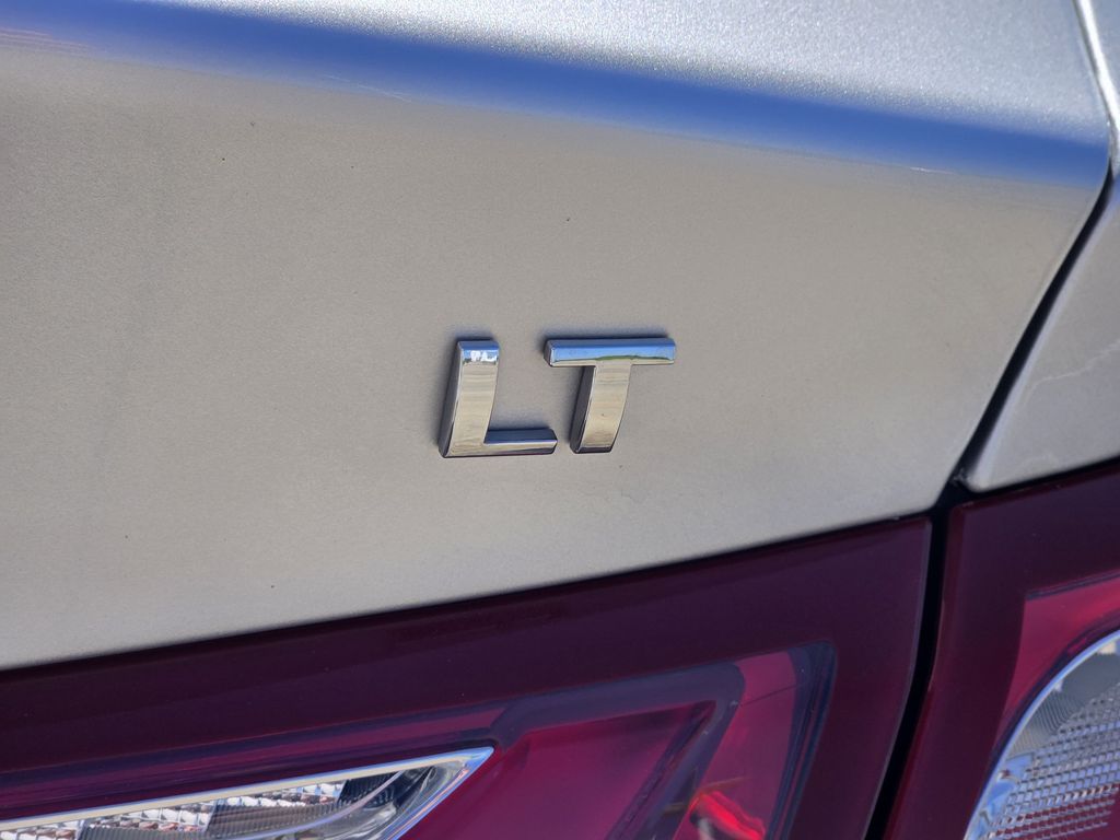 2022 Chevrolet Malibu LT - 9